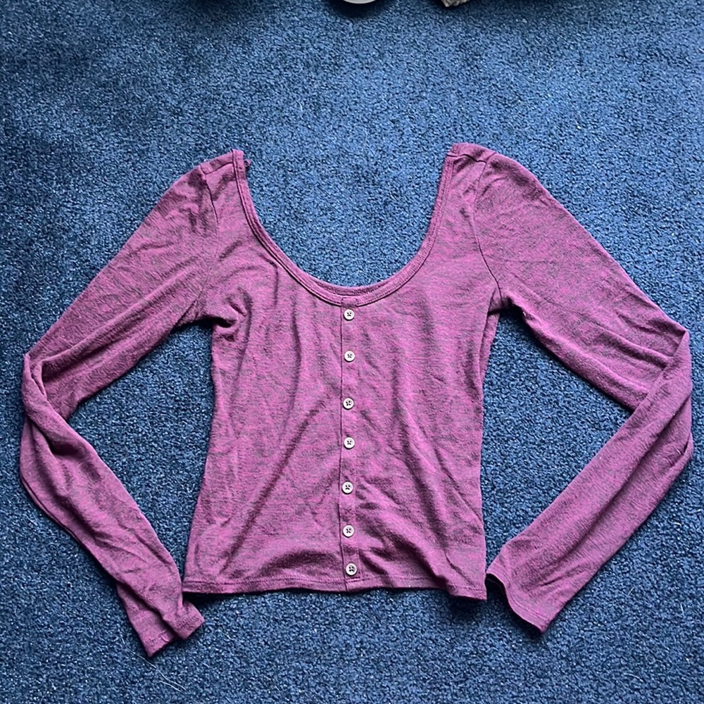 Women’s low cut Hollister sweater top